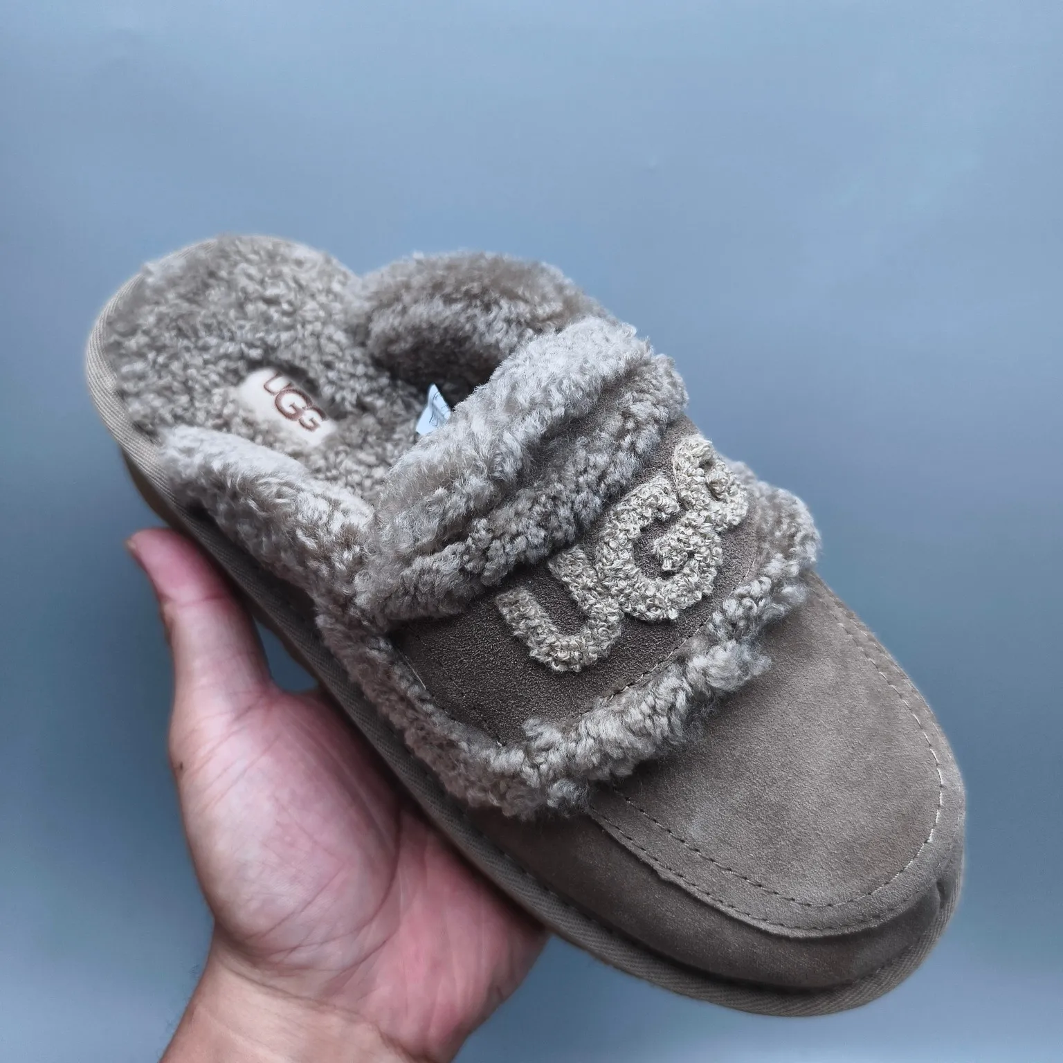 💰480 UGG sheepskin all-in-one snow boots 1208 Thick-soled curly fur casual fur flip flops with large logo Color: maroon sand antelope brown black chocolate Code number: 35-40 yards